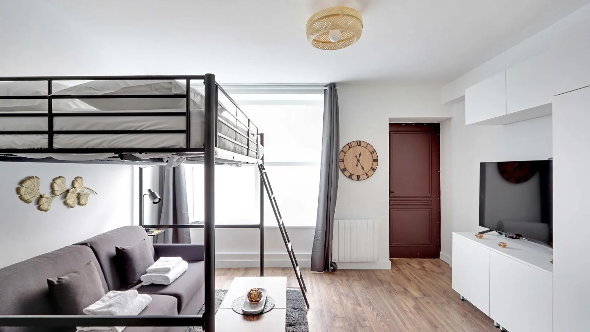 Spacious Studio Cute Neighborhood - Place D'Italie Apartment Paris
