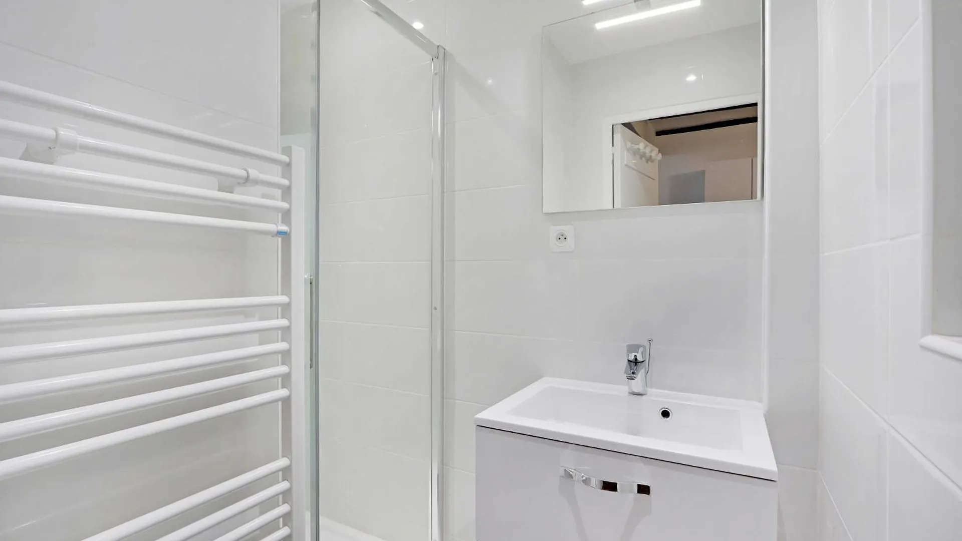 Spacious Studio Cute Neighborhood - Place D'Italie Apartment Paris 0*,  France
